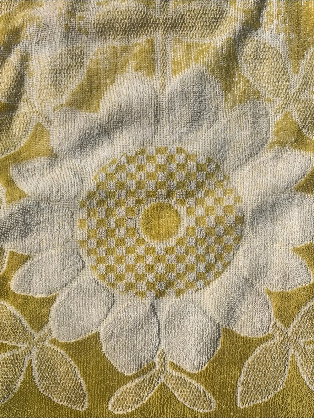 Vintage 70s St Mary’s Cotton Mod Yellow & Green Sunflower Bath & Hand Towel Set